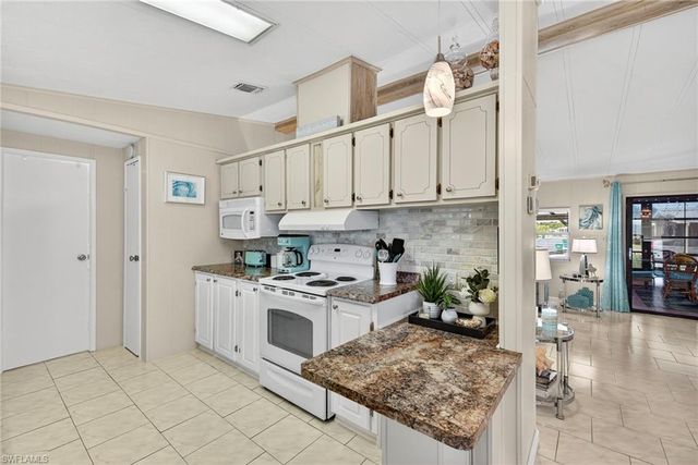 4 Oceans BLVD # 4, Naples, FL 34104