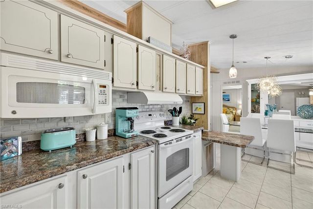 4 Oceans BLVD # 4, Naples, FL 34104