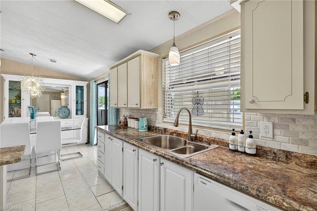 4 Oceans BLVD # 4, Naples, FL 34104