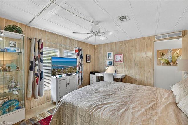 4 Oceans BLVD # 4, Naples, FL 34104