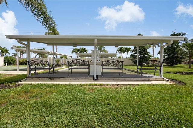 4 Oceans BLVD # 4, Naples, FL 34104