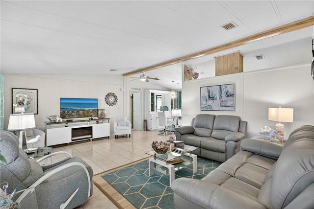 4 Oceans BLVD # 4, Naples, FL 34104