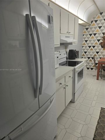 4001 Hillcrest Dr 909 909, Hollywood, FL 33021