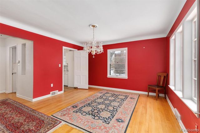 12935 Victoria Avenue, Huntington Woods, MI 48070