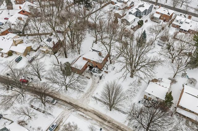 12935 Victoria Avenue, Huntington Woods, MI 48070