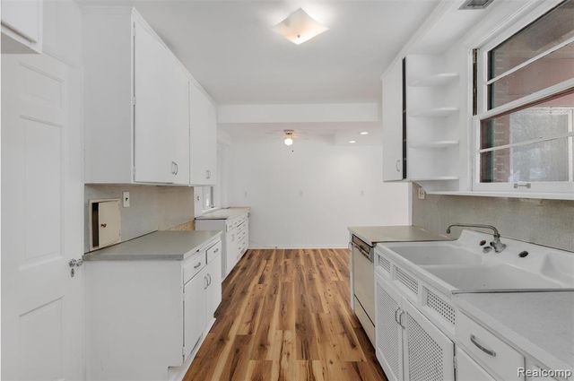 12935 Victoria Avenue, Huntington Woods, MI 48070