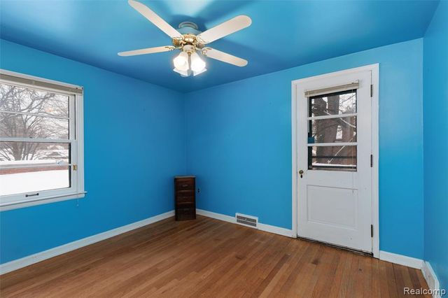 12935 Victoria Avenue, Huntington Woods, MI 48070