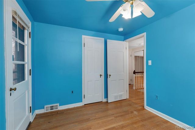 12935 Victoria Avenue, Huntington Woods, MI 48070