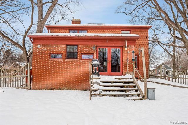 12935 Victoria Avenue, Huntington Woods, MI 48070