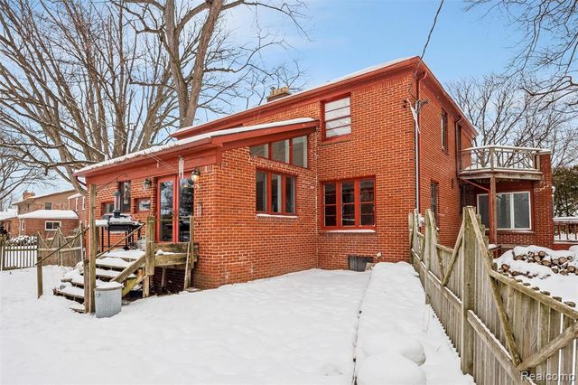 12935 Victoria Avenue, Huntington Woods, MI 48070