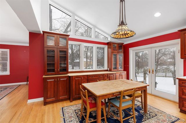 12935 Victoria Avenue, Huntington Woods, MI 48070