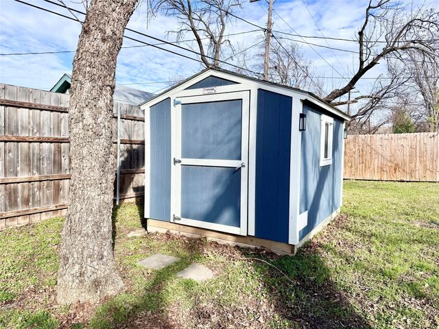 7605 Deaver Drive, North Richland Hills, TX 76180