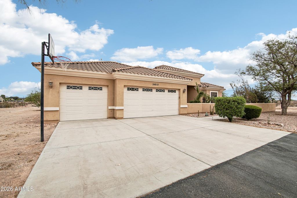 Image 3 of property listing at 34812 W PIMA Street, Tonopah, AZ 85354