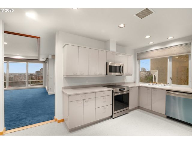 2020 Sw MARKET STREET Dr 101, Portland, OR 97201