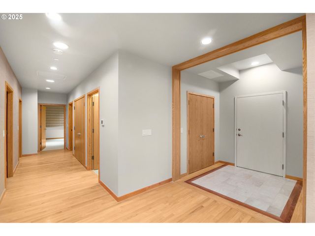 2020 Sw MARKET STREET Dr 101, Portland, OR 97201