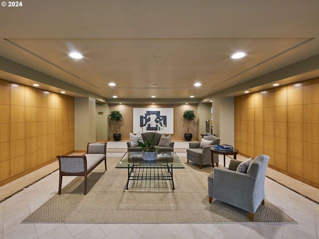 2020 Sw MARKET STREET Dr 101, Portland, OR 97201