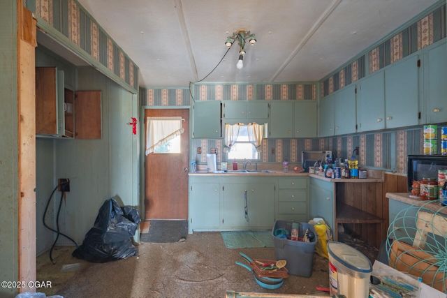 11820 Orion Lane, Neosho, MO 64850