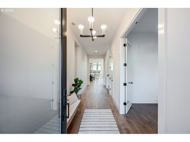 2560 GLEN EAGLES Pl, Lake Oswego, OR 97034