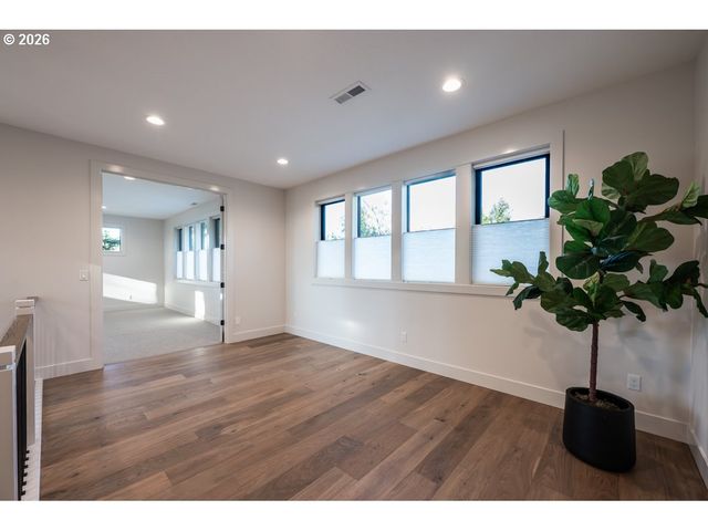 2560 GLEN EAGLES Pl, Lake Oswego, OR 97034