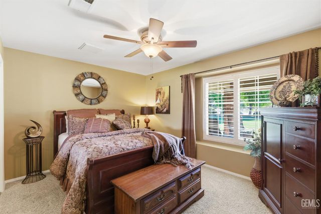 6915 Mandy Lane, Bakersfield, CA 93308