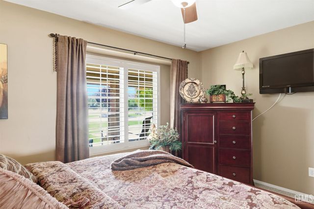 6915 Mandy Lane, Bakersfield, CA 93308