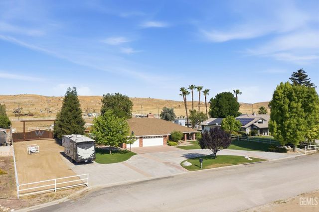 6915 Mandy Lane, Bakersfield, CA 93308