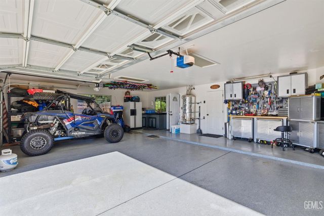 6915 Mandy Lane, Bakersfield, CA 93308