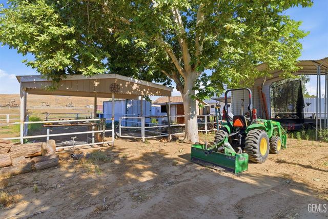 6915 Mandy Lane, Bakersfield, CA 93308