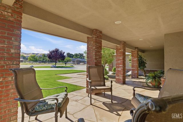 6915 Mandy Lane, Bakersfield, CA 93308