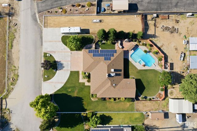 6915 Mandy Lane, Bakersfield, CA 93308