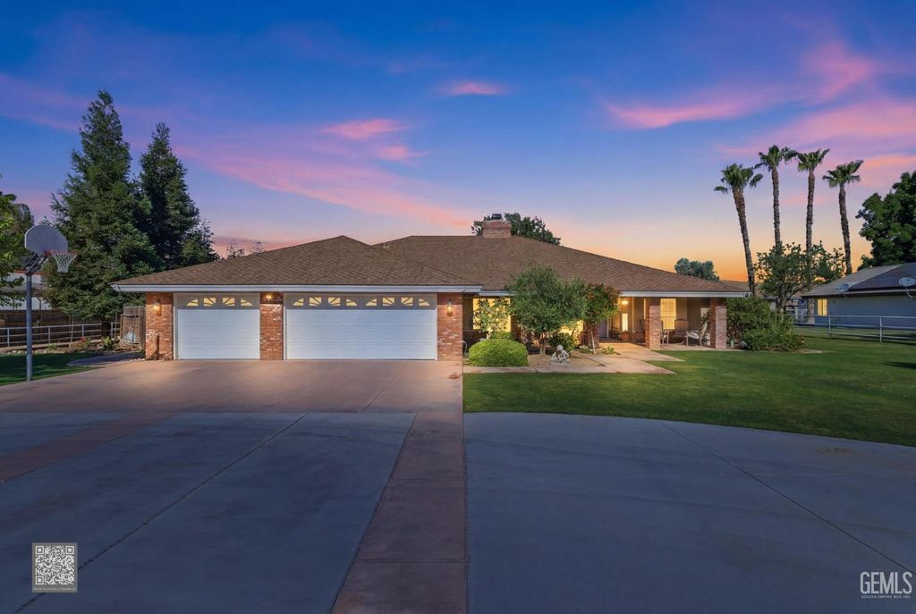 6915 Mandy Lane, Bakersfield, CA 93308