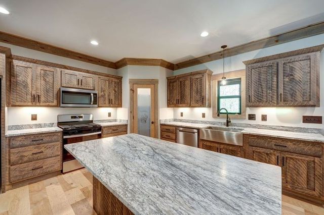 167 Meadow View Court, Ellijay, GA 30536