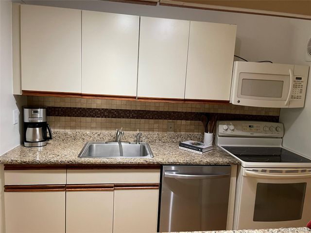 2355 Pershing Boulevard 504, Baldwin, NY 11510