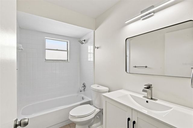5967 FISH COURT, Orlando, FL 32807
