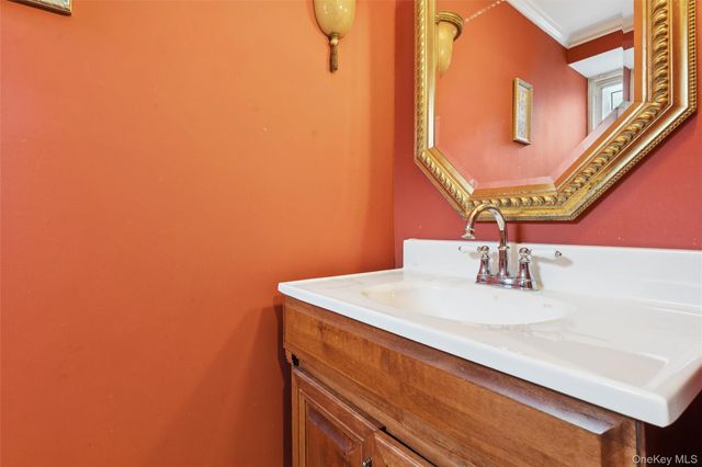 616 Duke Street, Westbury, NY 11590