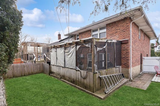 616 Duke Street, Westbury, NY 11590