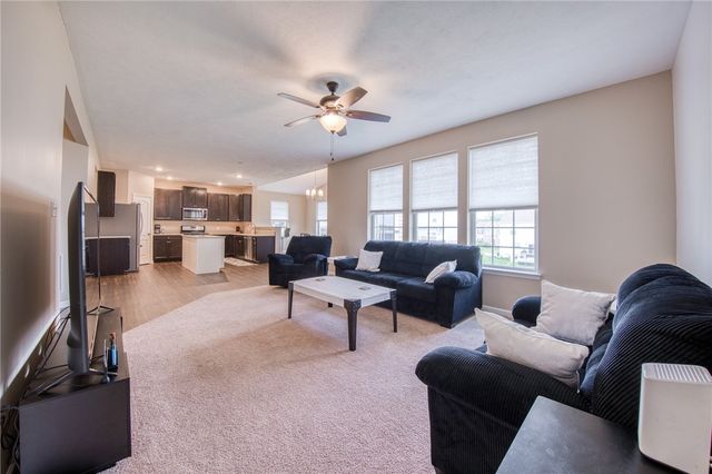 3007 Sir Charles Dr, Cecil, PA 15057
