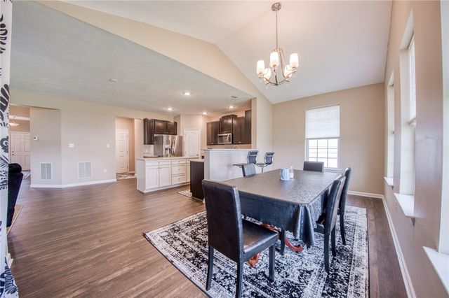 3007 Sir Charles Dr, Cecil, PA 15057