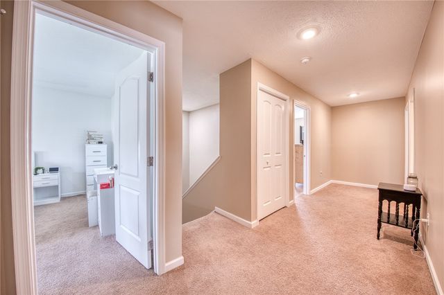 3007 Sir Charles Dr, Cecil, PA 15057