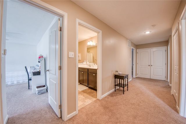 3007 Sir Charles Dr, Cecil, PA 15057