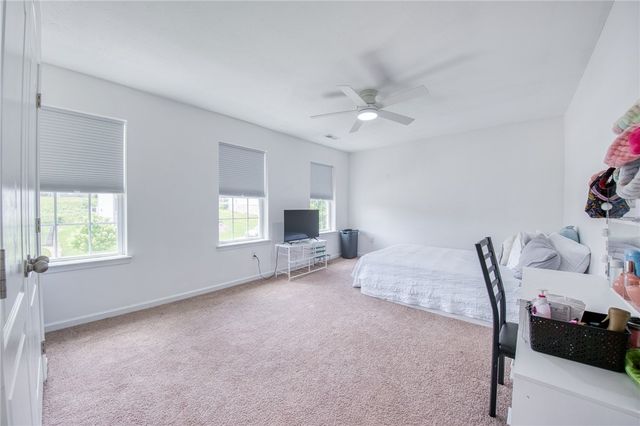 3007 Sir Charles Dr, Cecil, PA 15057