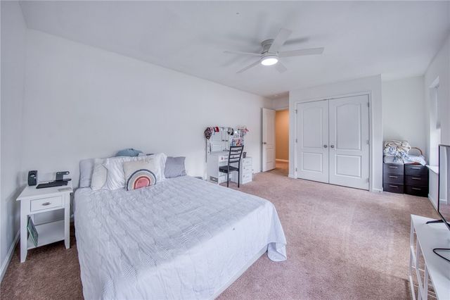 3007 Sir Charles Dr, Cecil, PA 15057