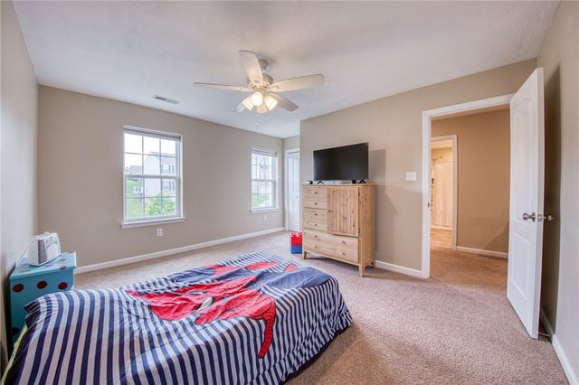 3007 Sir Charles Dr, Cecil, PA 15057