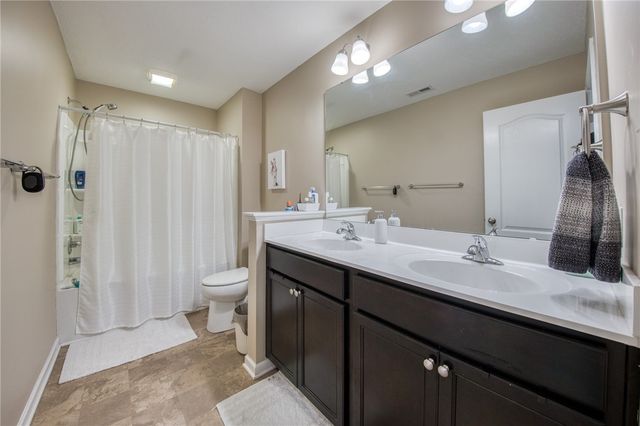 3007 Sir Charles Dr, Cecil, PA 15057