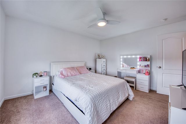 3007 Sir Charles Dr, Cecil, PA 15057