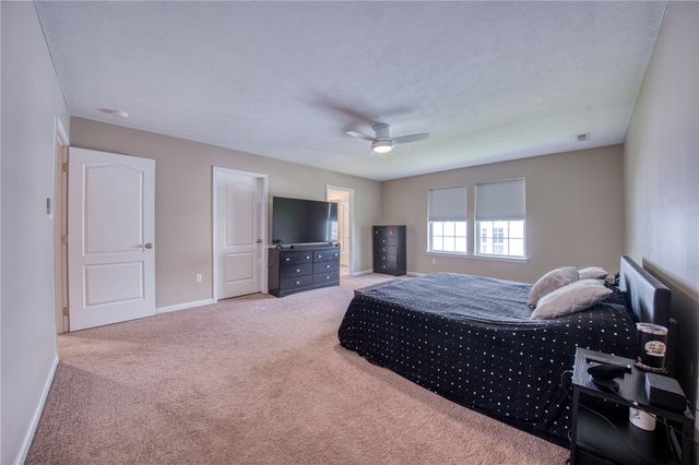 3007 Sir Charles Dr, Cecil, PA 15057