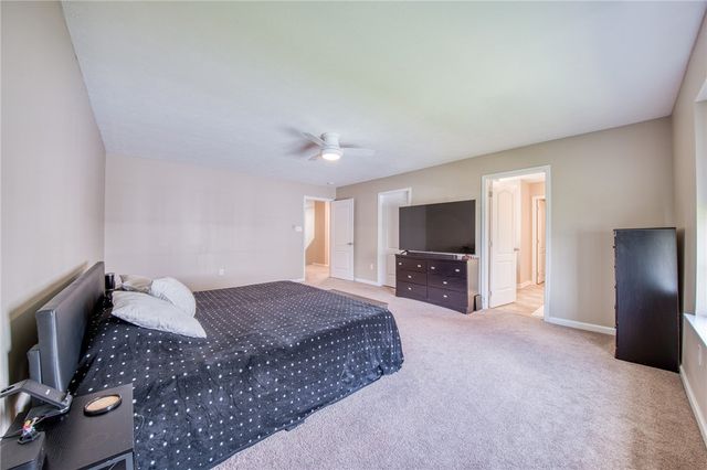 3007 Sir Charles Dr, Cecil, PA 15057