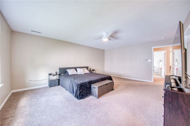 3007 Sir Charles Dr, Cecil, PA 15057