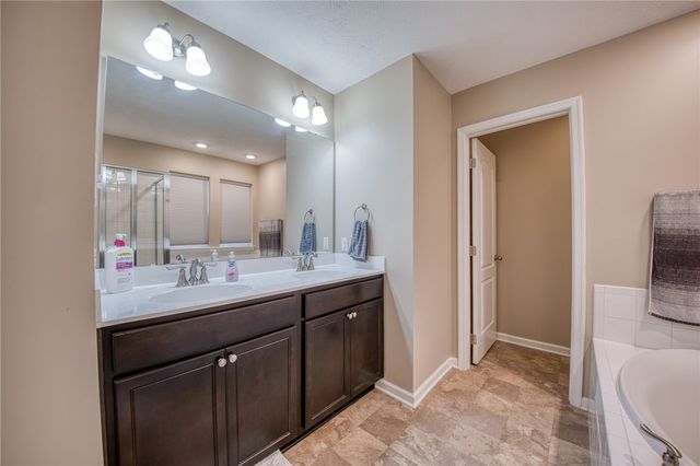 3007 Sir Charles Dr, Cecil, PA 15057