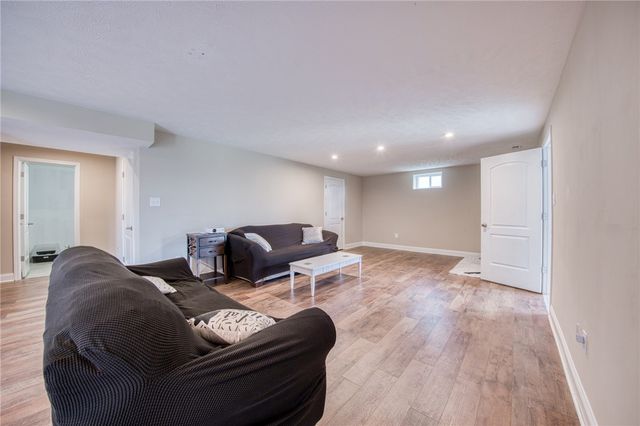 3007 Sir Charles Dr, Cecil, PA 15057